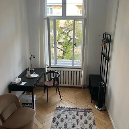 Δωμάτια σε οικογενειακή κατοικία Schoenes In Charlottenburg